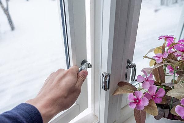 Öffnen des Fensters zum Lüften