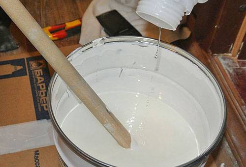 Emaille für die Sanitärobjekt-Restaurierung