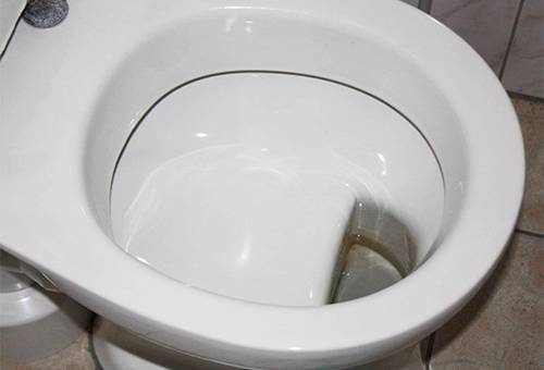 Toilette mit Ablagefläche