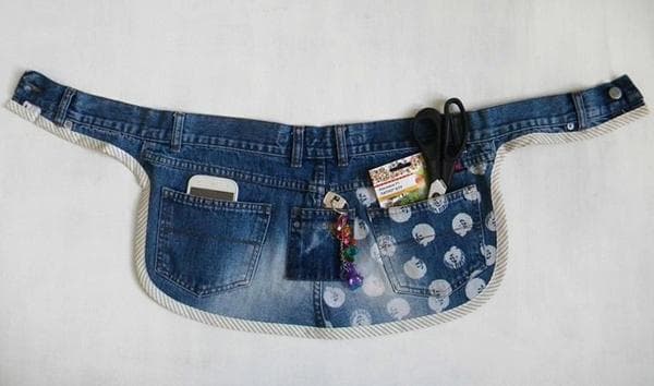 Organisator-Schürze aus alten Jeans