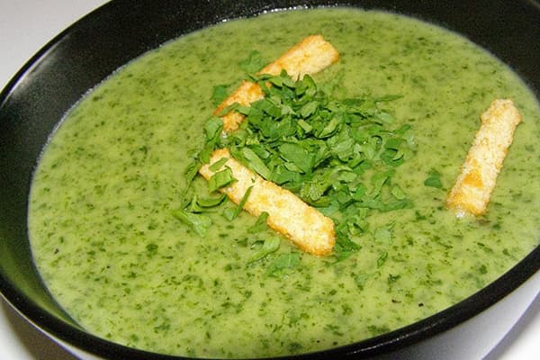 Grüne Cremesuppe
