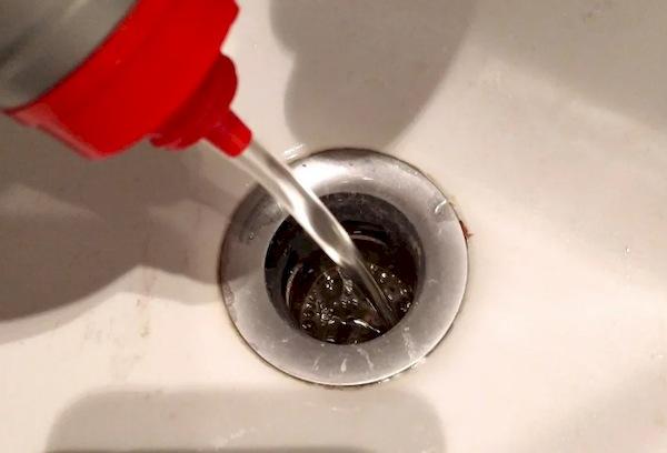 Gel zur Rohrreinigung