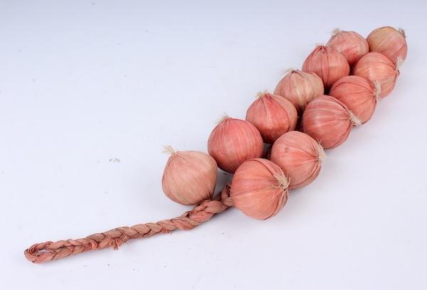 Zwiebelzöpfe flechten