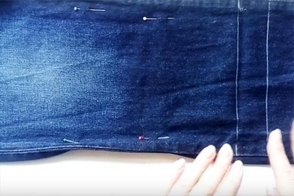 Heftfäden zum Verengen von Jeans