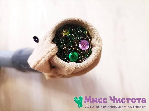 Aufgesammelte Perlen im Socken-Täschchen