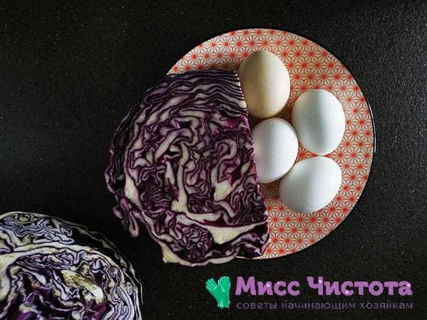 Rotkohl und Eier