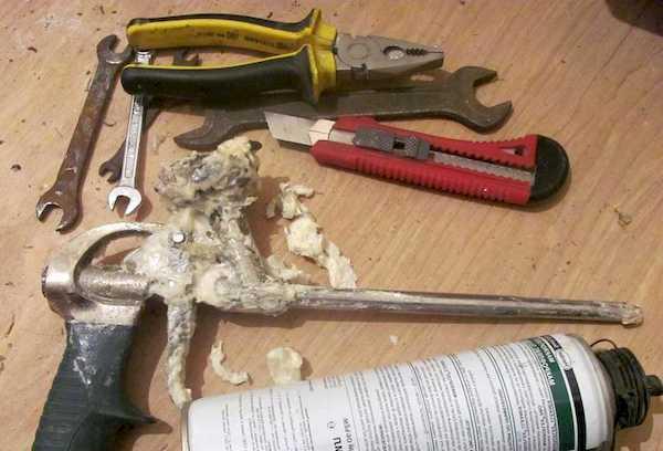 Mechanische Reinigung der Schaumpistole