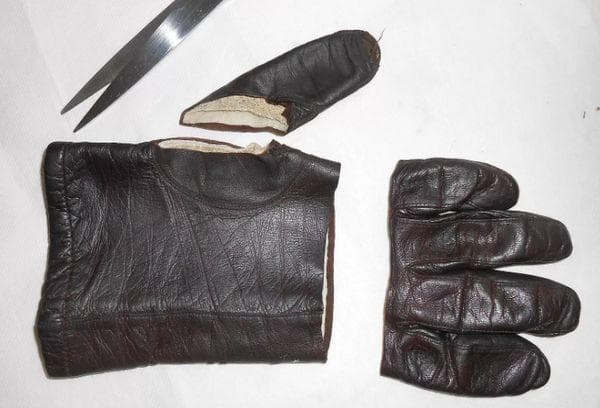 Alter Lederhandschuh