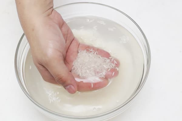 Reis waschen vor dem Kochen
