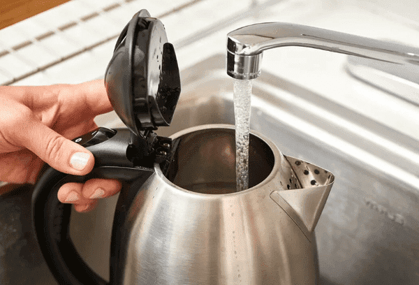 Sauberer Wasserkocher