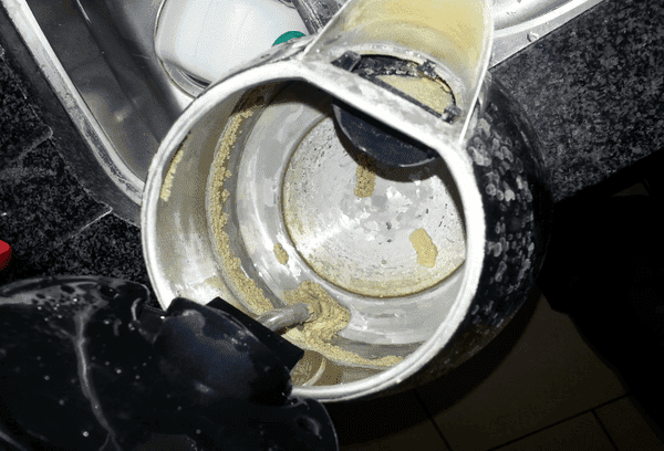 Belag im Wasserkocher
