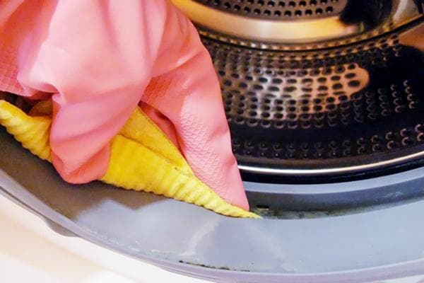 Reinigung der Gummidichtung der Waschmaschine