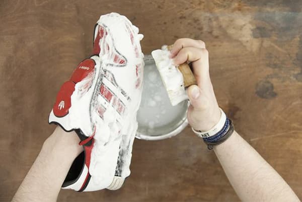 Reinigung der Sneaker