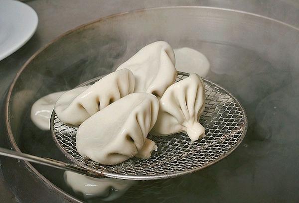 Chinkali im Sieb