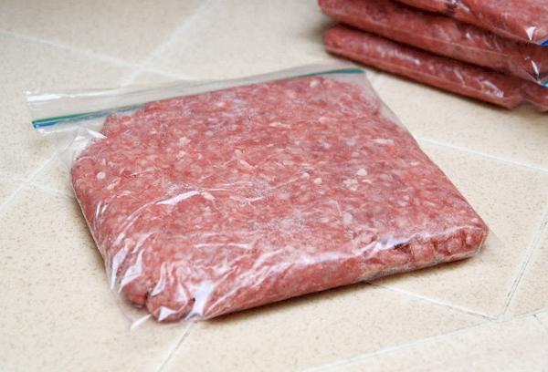 Eingefrorenes Hackfleisch