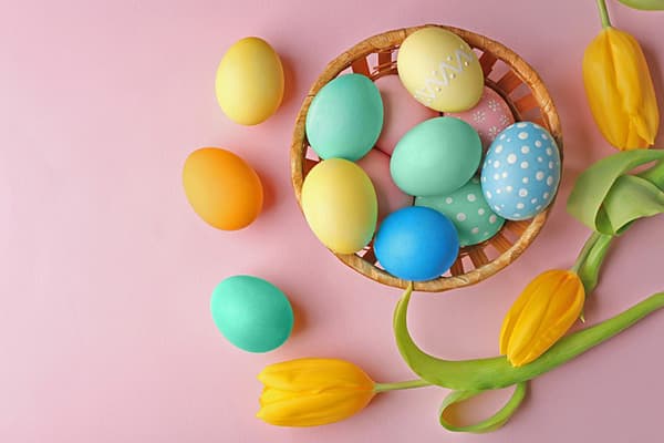 Ostereier mit Muster aus Zuckerguss