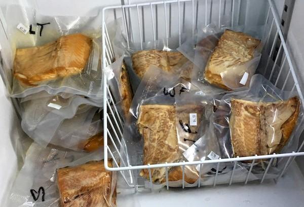 Fischstücke im Kühlschrank