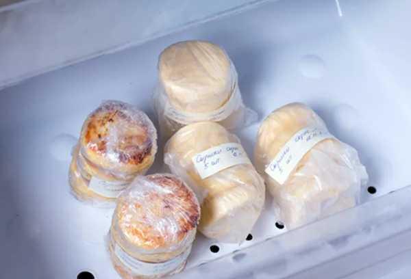 Gefrorene Quarkkäse (Syrniki)