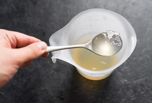 Wie man Gelatine ansetzt: Schritt-für-Schritt-Anleitung