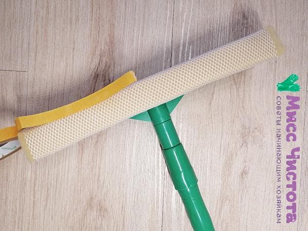 Bodenbürste und doppelseitiges Klebeband