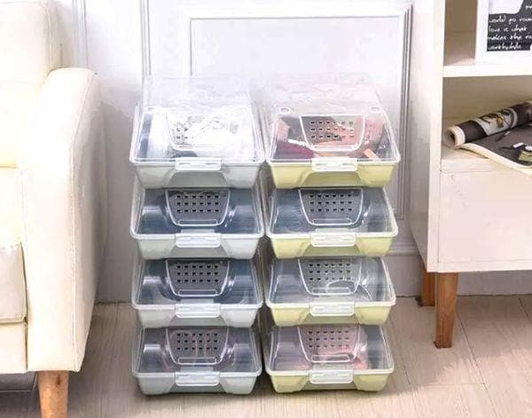 Plastikboxen und -behälter