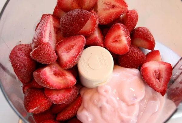 Erdbeeren im Mixer