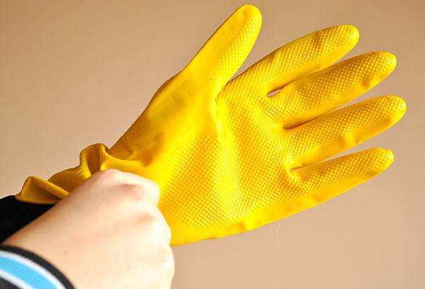 Gummischutzhandschuh