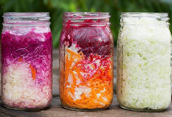 Sauerkraut in Gläsern