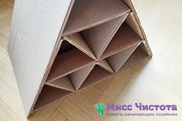 Organizer aus Kartonschachteln