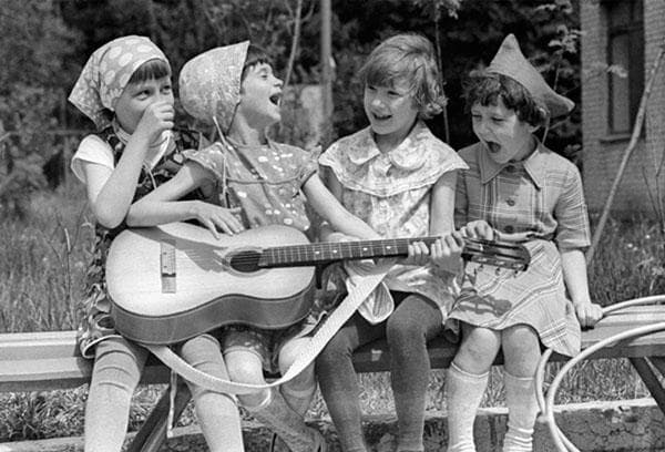Sowjetische Kinder im Sommerlager