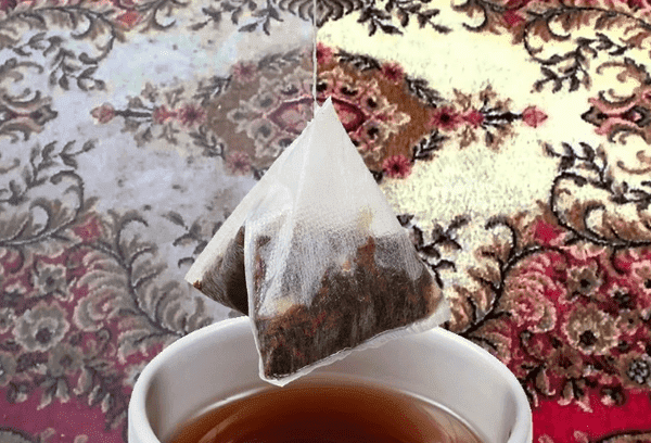 Teppichreinigung mit Teeblättern