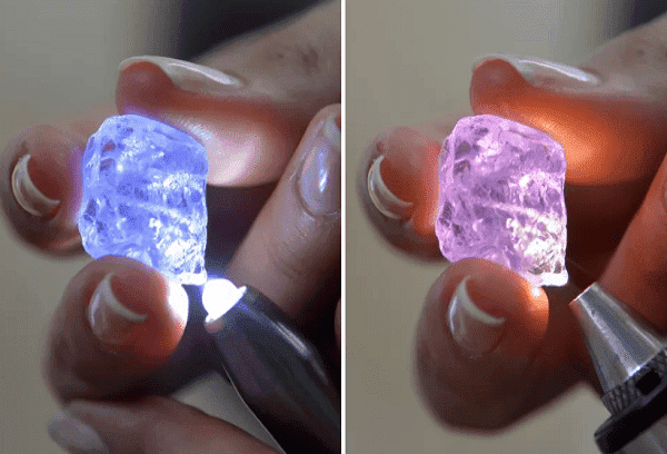 Diamant im ultravioletten Licht