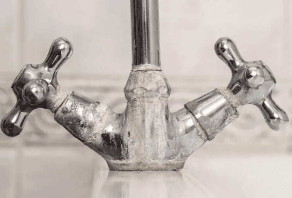 Kalk am Wasserhahn