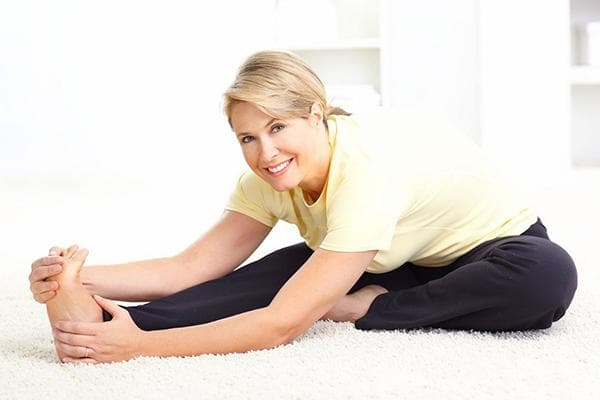 Eine Frau macht Yoga