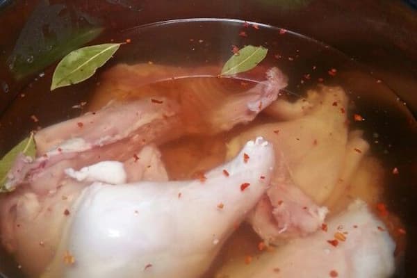 Das Einweichen von Kaninchen vor der Zubereitung