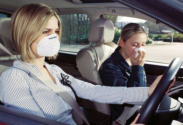 Frauen im Auto