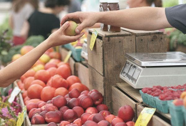 Spontaner Markt: Obst und Gemüse