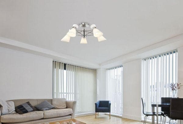 Matte Decke im Wohnzimmer