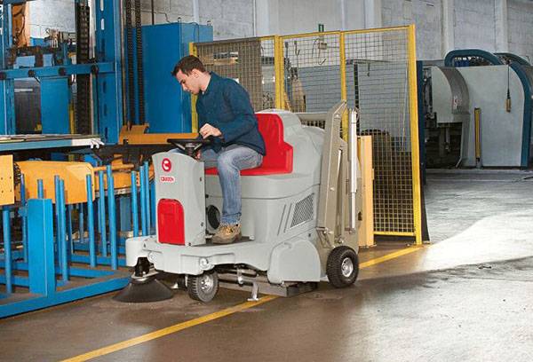 Reinigungsmaschine für ein Lager