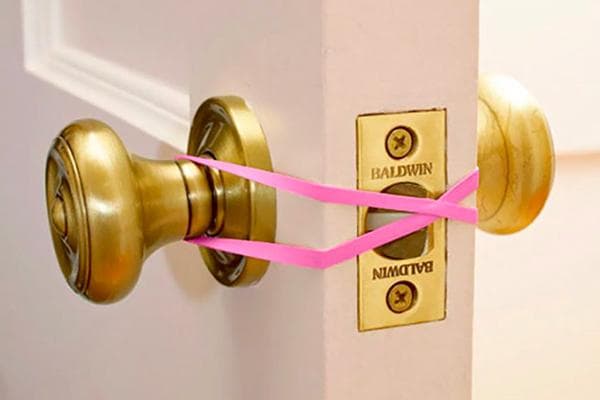 Élastique anti-claquement de porte