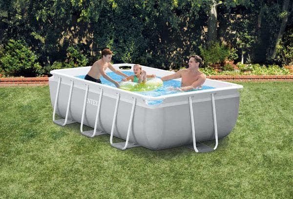 Pool im Garten