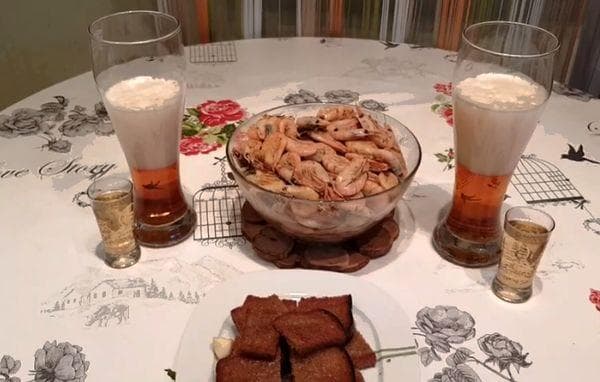 Garnelen zum Bier mit Zitrone