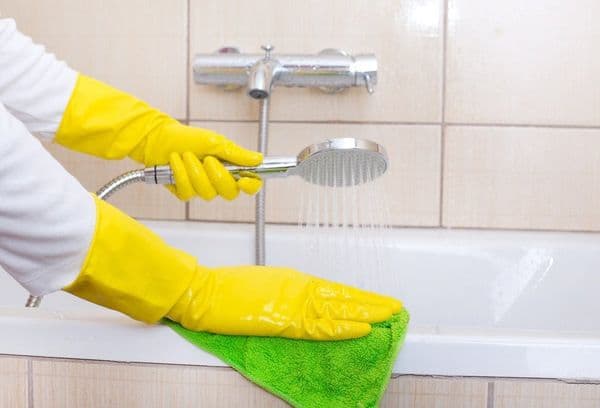 Badewannenreinigung