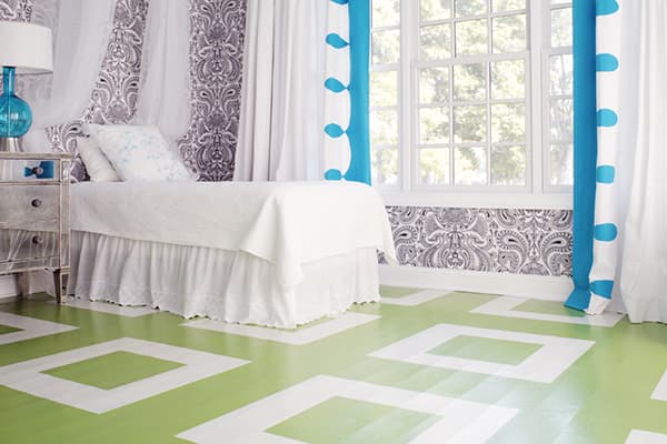 Gestrichener Boden im Schlafzimmer