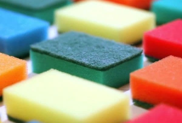 Bunte Geschirrschwämme