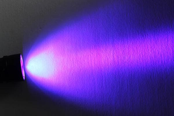Taschenlampe mit Ultraviolett
