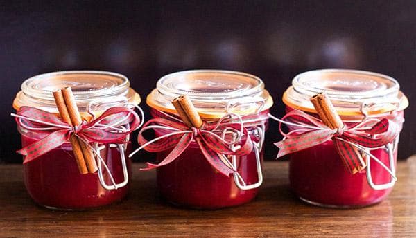 Marmelade in Gläsern