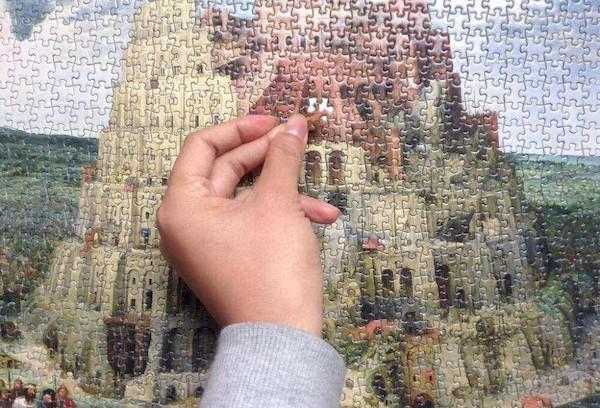 Aufkleben von Puzzles auf Pappe