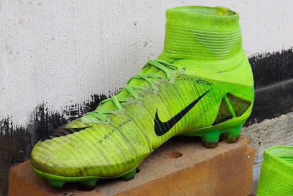 Schmutzige Fußballschuhe