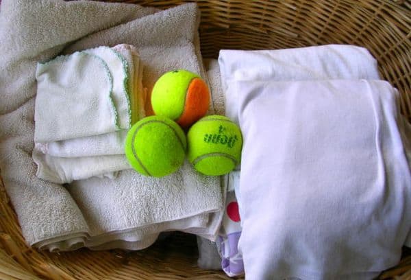 Tennisbälle in der Maschine